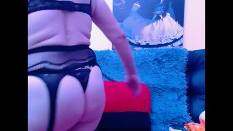 estefania_344 online show from 10-22-25, 10:42