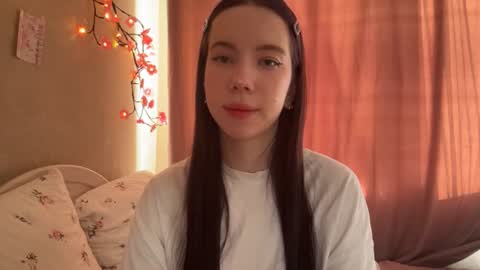 Snapshot of estellezdebski chatting on 07-20-26, 01:35 estellezdebski online show from 07-20-26, 01:35