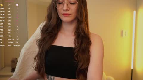 Ester online show from 05-14-26, 06:31