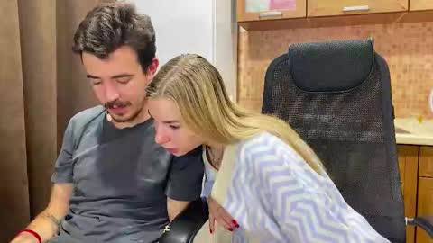 Ester online show from 10-10-25, 05:45