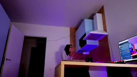 Ester online show from 04-07-26, 11:21