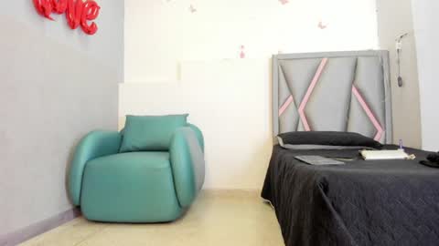 esterlindez online show from 07-11-26, 08:00