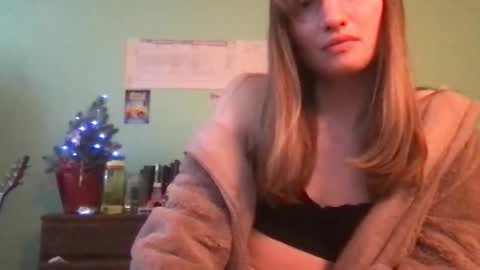 Esther Grey online show from 12-28-24, 08:15
