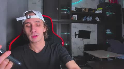 LOUIS online show from 11-18-25, 02:28