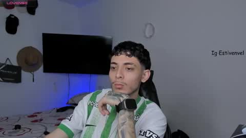 estivenvel online show from 10-14-25, 01:45