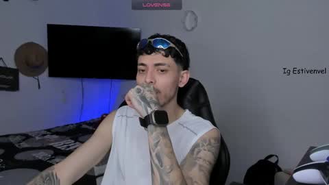 estivenvel online show from 10-21-25, 05:02