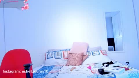 Snapshot of estrella_duran chatting on 01-17-25, 01:57 Estrellita online show from 01-17-25, 01:57