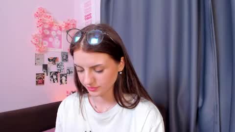 Anna  online show from 04-29-26, 08:15