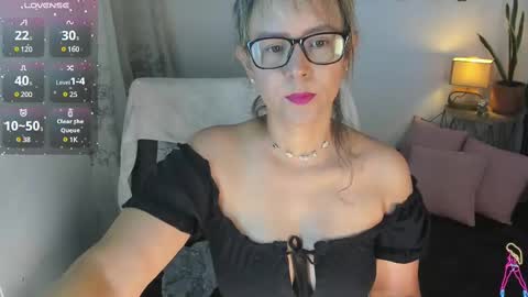 - E S T R E L L A  M I L F - online show from 02-26-25, 09:10