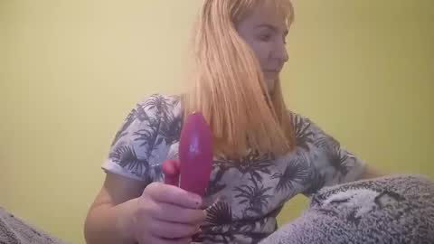 estrellawalters online show from 12-01-24, 04:51