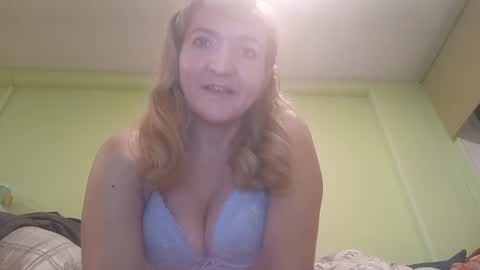 estrellawalters online show from 12-08-24, 05:44