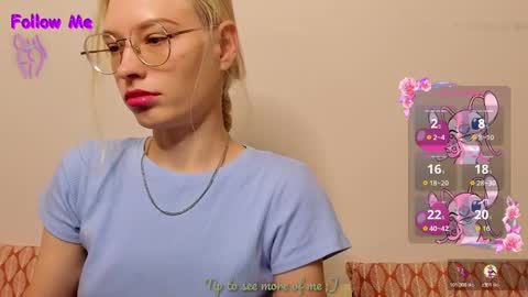 Snapshot of esty_siela chatting on 10-24-25, 09:06 lets get to know each other better in pm  online show from 10-24-25, 09:06