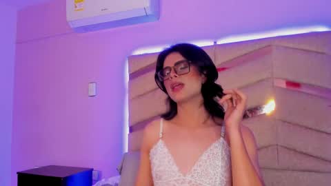 Snapshot of eterea_blow chatting on 01-18-25, 09:34 Eterea online show from 01-18-25, 09:34