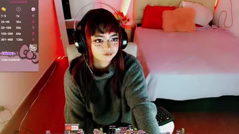 Snapshot of eternal_moonqs chatting on 10-08-25, 07:44 Moon online show from 10-08-25, 07:44