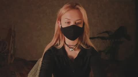 Snapshot of eternalophelia chatting on 05-05-26, 09:23 Sophia online show from 05-05-26, 09:23