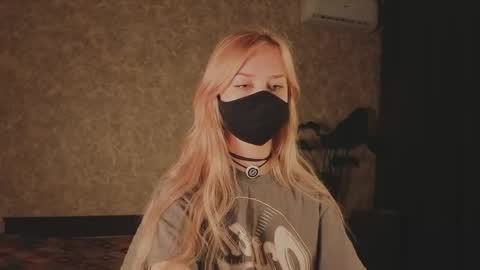 Snapshot of eternalophelia chatting on 05-06-26, 10:26 Sophia online show from 05-06-26, 10:26