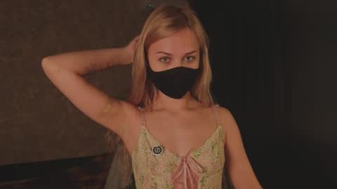 Snapshot of eternalophelia chatting on 05-13-26, 10:49 Sophia online show from 05-13-26, 10:49