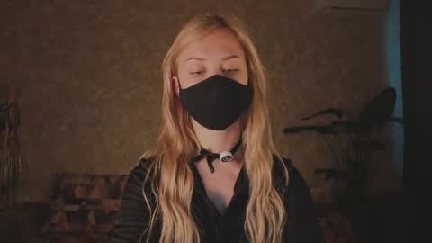 Snapshot of eternalophelia chatting on 05-15-26, 10:50 Sophia online show from 05-15-26, 10:50