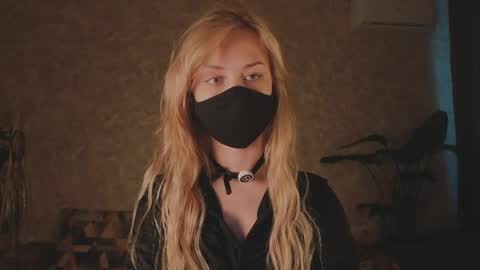 Snapshot of eternalophelia chatting on 05-15-26, 11:01 Sophia online show from 05-15-26, 11:01