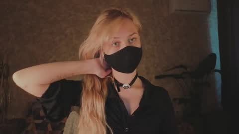 Snapshot of eternalophelia chatting on 05-16-26, 12:40 Sophia online show from 05-16-26, 12:40
