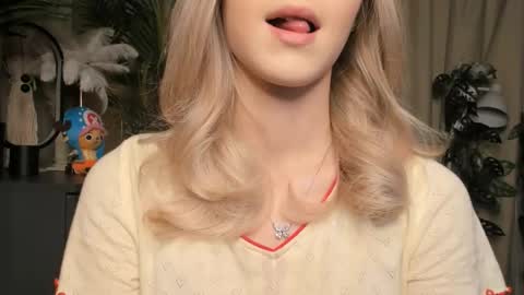 Snapshot of eternity_cuite chatting on 02-13-26, 05:47 Natalie online show from 02-13-26, 05:47