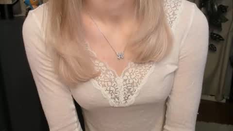 Snapshot of eternity_cuite chatting on 02-20-26, 05:48 Natalie online show from 02-20-26, 05:48