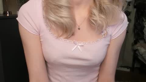 Snapshot of eternity_cuite chatting on 02-27-26, 05:51 Natalie online show from 02-27-26, 05:51