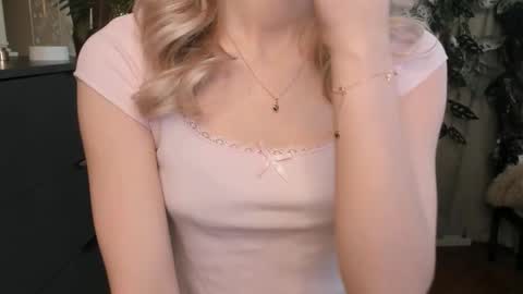 Snapshot of eternity_cuite chatting on 03-11-26, 05:46 Natalie online show from 03-11-26, 05:46