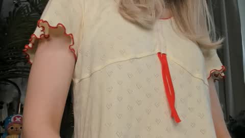 Snapshot of eternity_cuite chatting on 03-22-26, 05:55 Natalie online show from 03-22-26, 05:55