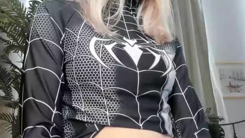 Snapshot of eternity_cuite chatting on 03-24-26, 05:45 Natalie online show from 03-24-26, 05:45