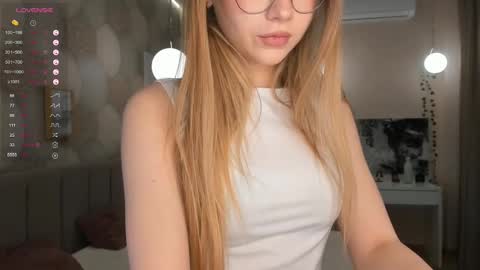 Elsa online show from 03-03-25, 04:56