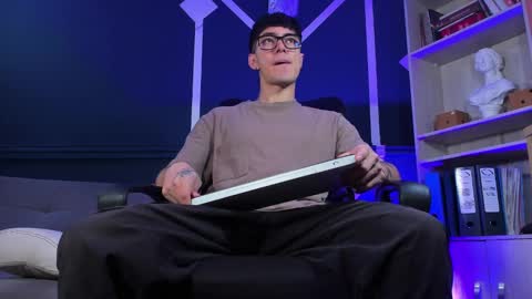 Etham online show from 09-10-25, 04:07