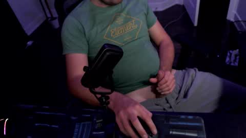 Snapshot of ethan8704 chatting on 09-16-25, 02:23 ethan8704 online show from 09-16-25, 02:23