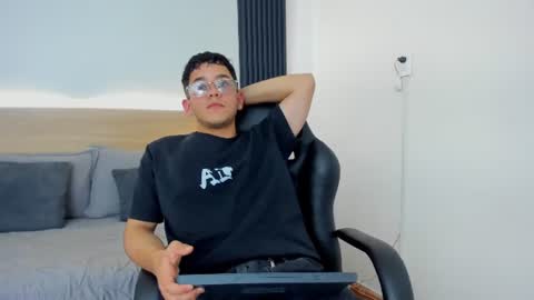 Ethan online show from 06-09-26, 07:47