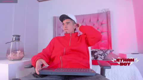 Ethan online show from 11-25-25, 09:04