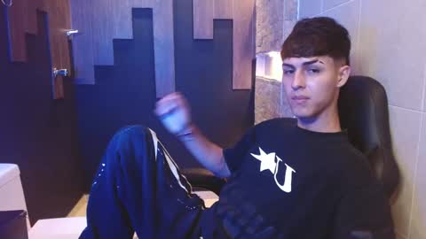 E T H A N  online show from 02-06-26, 02:16