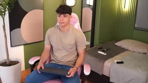 Snapshot of ethan_occonor chatting on 09-24-25, 06:44 ethan_occonor online show from 09-24-25, 06:44