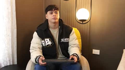 Snapshot of ethan_occonor chatting on 09-25-25, 12:42 ethan_occonor online show from 09-25-25, 12:42