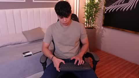 Snapshot of ethan_occonor chatting on 10-23-25, 12:59 ethan_occonor online show from 10-23-25, 12:59