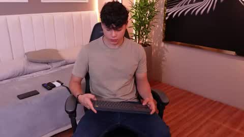 Snapshot of ethan_occonor chatting on 10-24-25, 01:03 ethan_occonor online show from 10-24-25, 01:03