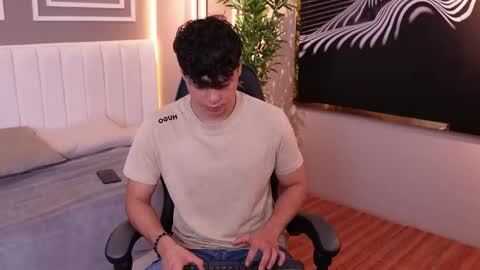 Snapshot of ethan_occonor chatting on 10-24-25, 01:07 ethan_occonor online show from 10-24-25, 01:07