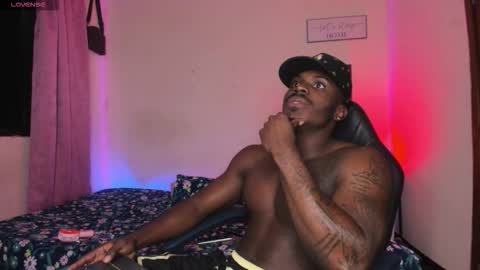 Snapshot of ethan_travis0 chatting on 03-10-26, 01:54 ethan travis online show from 03-10-26, 01:54