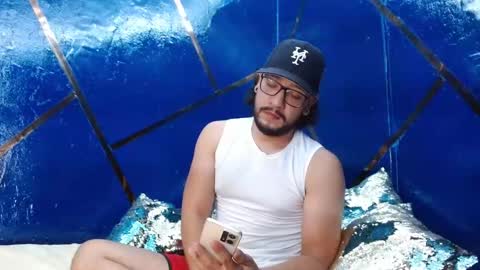 ethan w7 online show from 10-05-25, 01:04