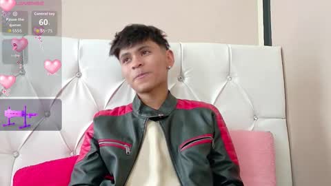 Snapshot of ethan_westt chatting on 10-28-25, 08:44 Ethan online show from 10-28-25, 08:44