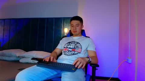 Snapshot of ethanconnor_ chatting on 10-26-25, 02:39 ethanconnor_ online show from 10-26-25, 02:39