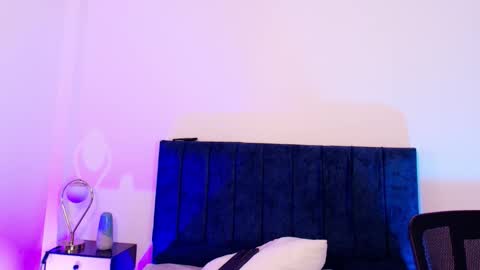 ethanconnor_ online show from 01-11-26, 12:37