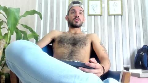 Snapshot of ethangrey_ chatting on 09-18-25, 11:12 Ethan Grey online show from 09-18-25, 11:12