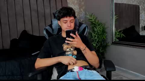 ethanlowell online show from 10-05-25, 04:22