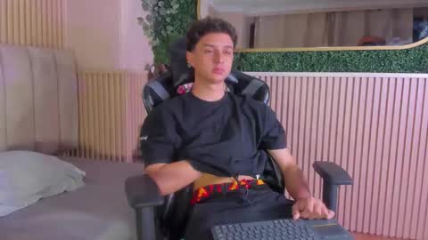 Snapshot of ethanlowell chatting on 02-18-26, 03:24 ethanlowell online show from 02-18-26, 03:24