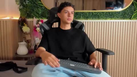 Snapshot of ethanlowell chatting on 02-20-26, 04:20 ethanlowell online show from 02-20-26, 04:20